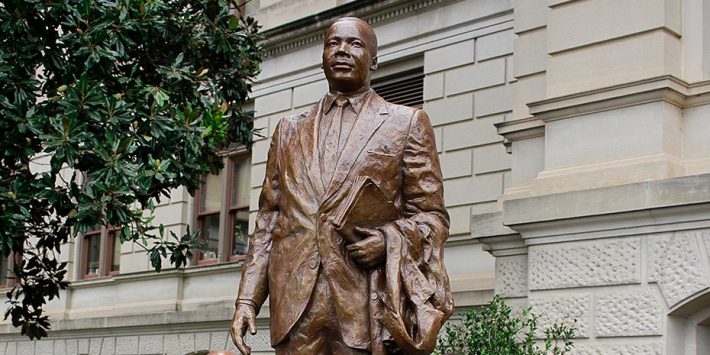 MLKStatue_082817-1-e1511738639378-710x355